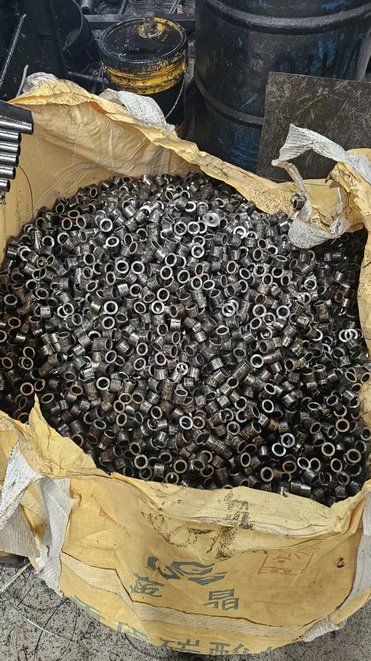 kasus perusahaan terbaru tentang Dari Tantangan Produksi ke Pasokan Stabil: Kisah Sukses Pipa Presisi dengan Klien Vietnam