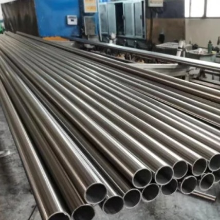 Straight Seam Welded Stainless Steel Pipe ASTM A312 A554 50mm 20 Inch For Transmission